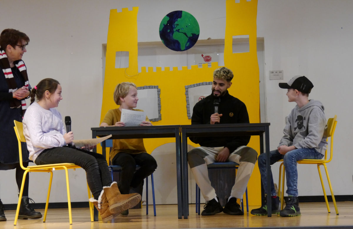 Elias Saad im Interview auf der B&uuml;hne